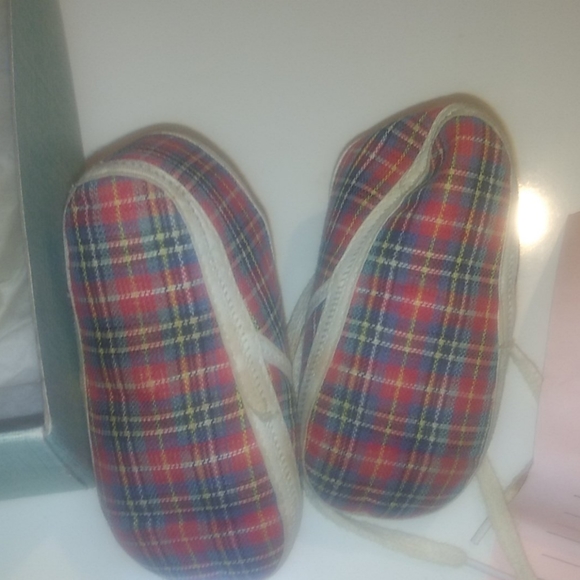 Baby's booties - Picture 4 of 4